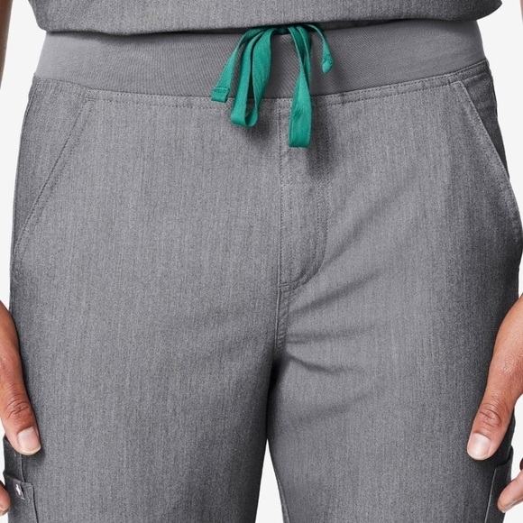 Figs Axim Cargo Scrub Pants Grey Graphite - Picture 4 of 11